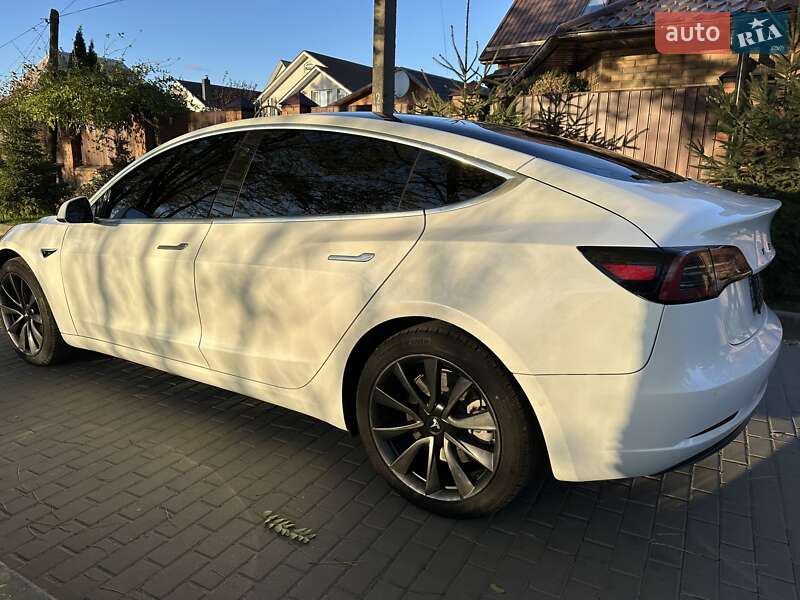 Седан Tesla Model 3 2019 в Білій Церкві