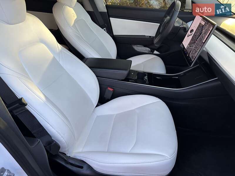 Седан Tesla Model 3 2019 в Білій Церкві