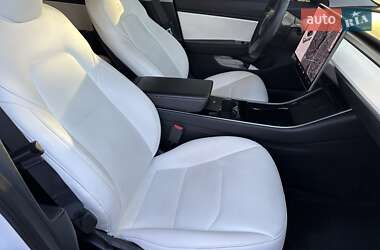 Седан Tesla Model 3 2019 в 
