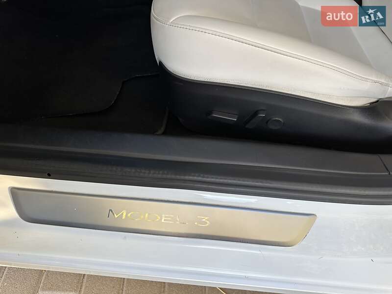 Седан Tesla Model 3 2019 в Білій Церкві