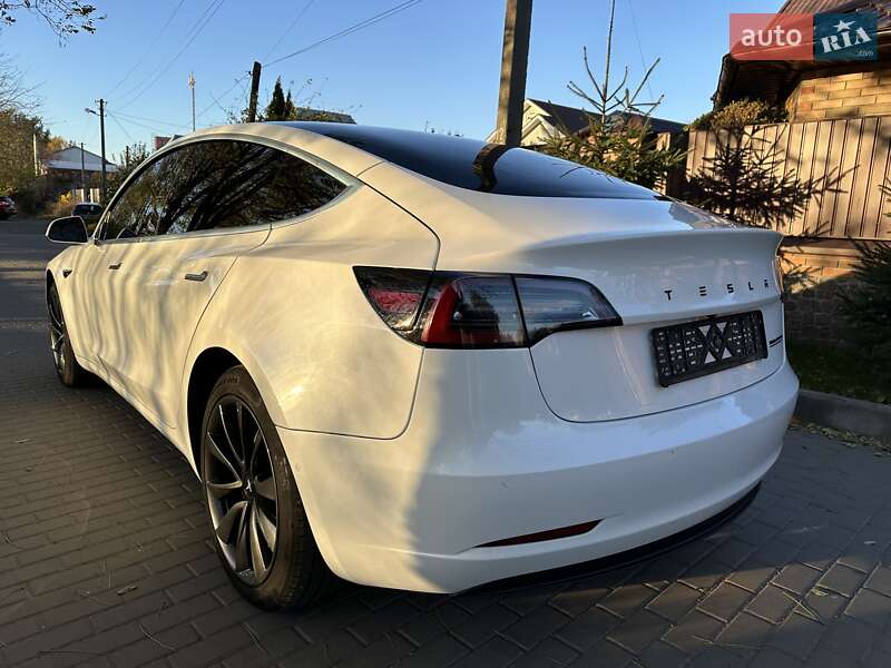 Седан Tesla Model 3 2019 в Білій Церкві