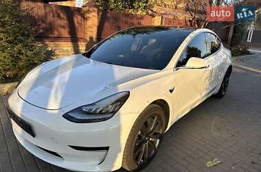 Седан Tesla Model 3 2019 в 