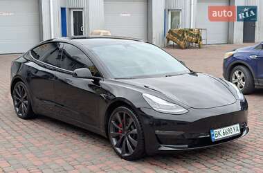 Седан Tesla Model 3 2019 в 