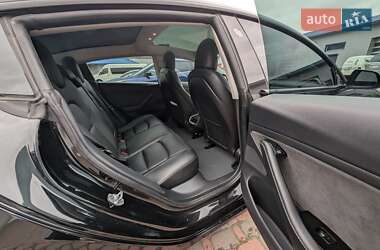 Седан Tesla Model 3 2019 в 