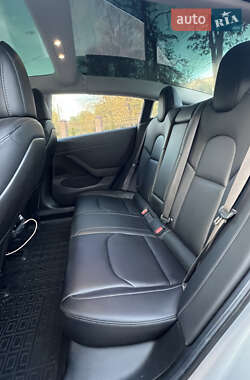 Седан Tesla Model 3 2018 в 