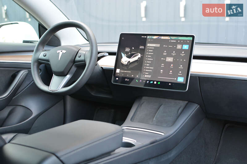 Седан Tesla Model 3 2022 в Самборе