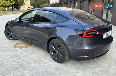 Седан Tesla Model 3 2022 в 
