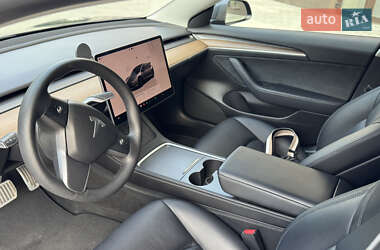 Седан Tesla Model 3 2022 в 