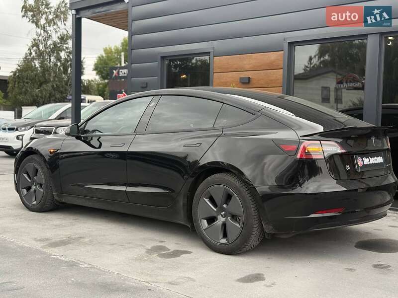 Седан Tesla Model 3 2022 в Рівному