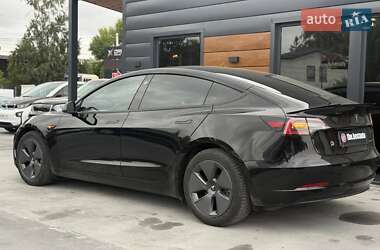 Седан Tesla Model 3 2022 в 