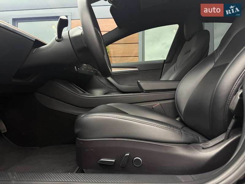 Седан Tesla Model 3 2022 в Рівному