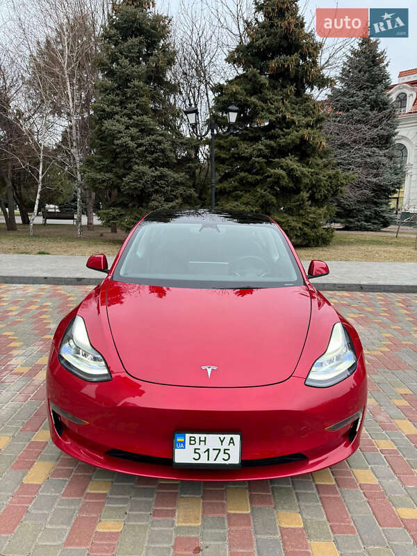 Седан Tesla Model 3 2022 в Одесі