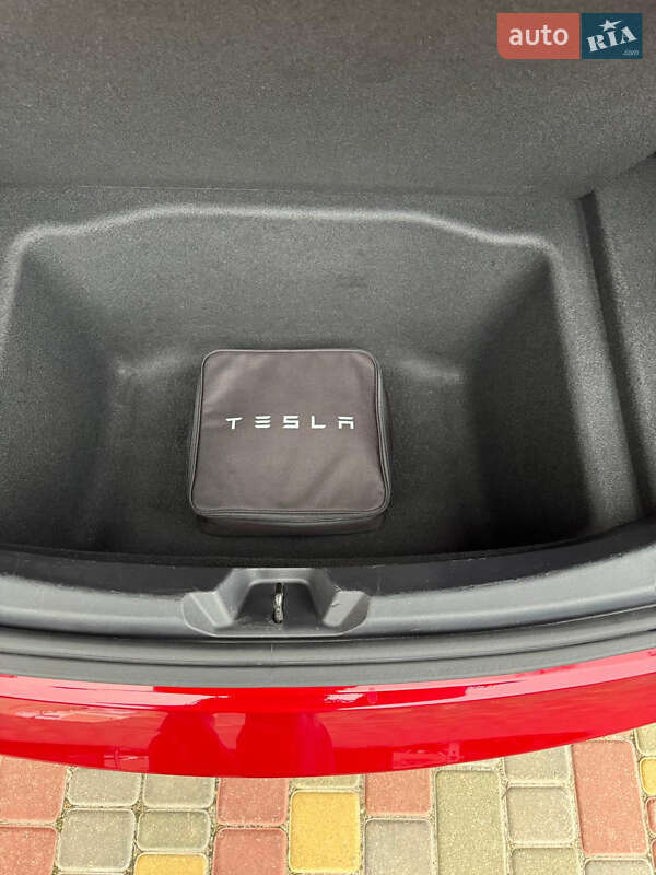 Седан Tesla Model 3 2022 в Одесі