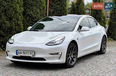 Седан Tesla Model 3 2019 в 