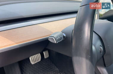 Седан Tesla Model 3 2019 в 