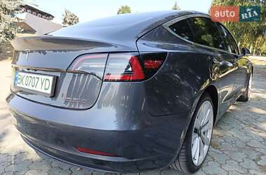 Седан Tesla Model 3 2019 в 