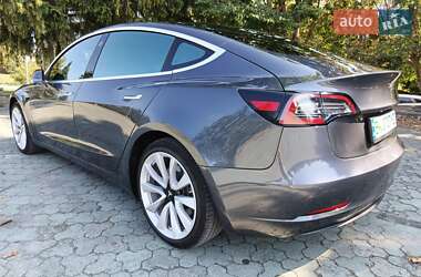 Седан Tesla Model 3 2019 в 