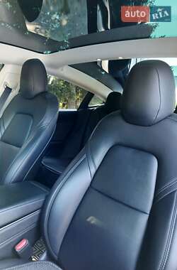 Седан Tesla Model 3 2019 в 