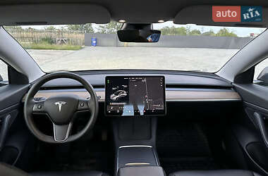 Седан Tesla Model 3 2021 в 
