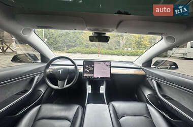 Седан Tesla Model 3 2020 в 