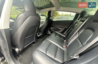 Седан Tesla Model 3 2020 в 