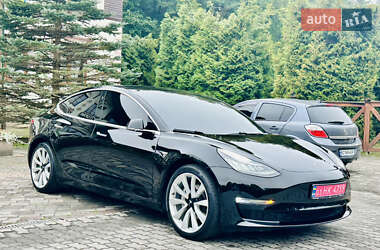 Седан Tesla Model 3 2020 в Львове