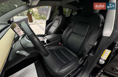 Седан Tesla Model 3 2019 в 