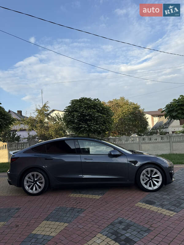 Седан Tesla Model 3 2021 в Луцьку