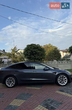Седан Tesla Model 3 2021 в 
