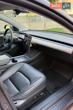Седан Tesla Model 3 2021 в 
