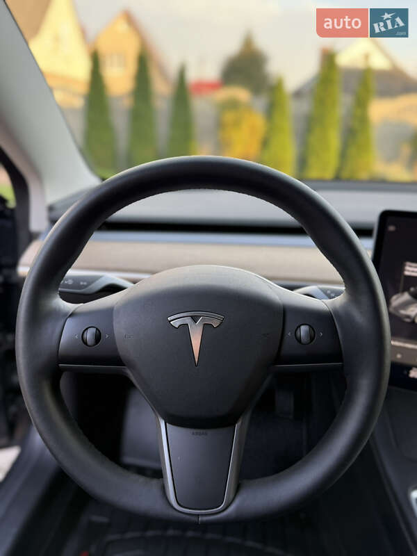 Седан Tesla Model 3 2021 в Луцьку