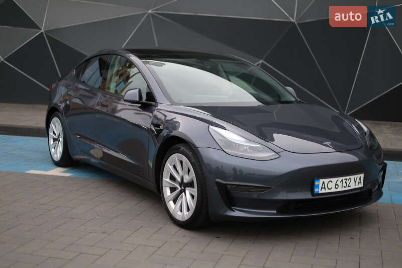 Седан Tesla Model 3 2021 в Луцьку