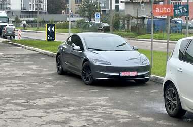 Седан Tesla Model 3 2024 в 