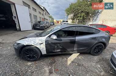 Седан Tesla Model 3 2024 в 