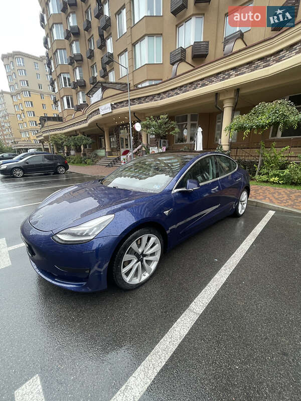 Седан Tesla Model 3 2018 в 