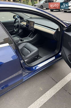 Седан Tesla Model 3 2018 в 