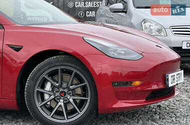 Седан Tesla Model 3 2022 в 