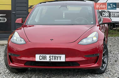 Седан Tesla Model 3 2022 в 
