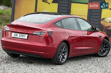 Седан Tesla Model 3 2022 в 