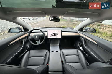 Седан Tesla Model 3 2022 в Мукачевому