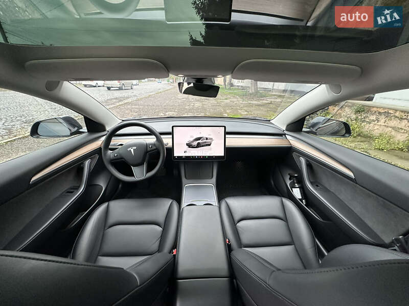 Седан Tesla Model 3 2022 в Мукачевому