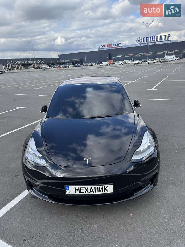Седан Tesla Model 3 2018 в Дніпрі