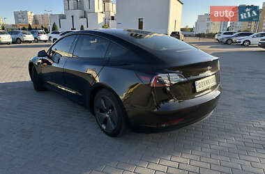 Седан Tesla Model 3 2021 в 