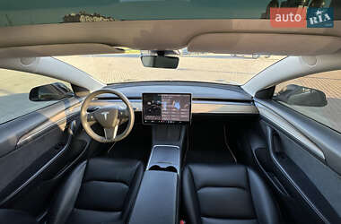 Седан Tesla Model 3 2021 в 