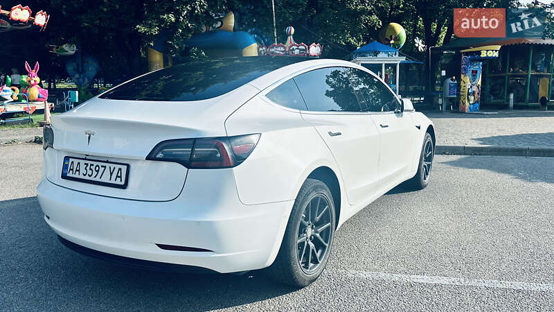 Tesla Model 3 2018