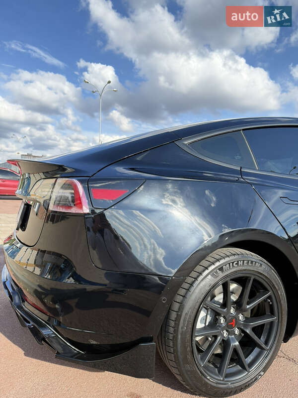 Седан Tesla Model 3 2022 в Харькове