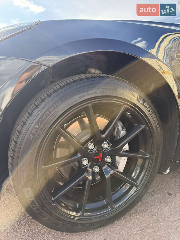 Седан Tesla Model 3 2022 в Харькове