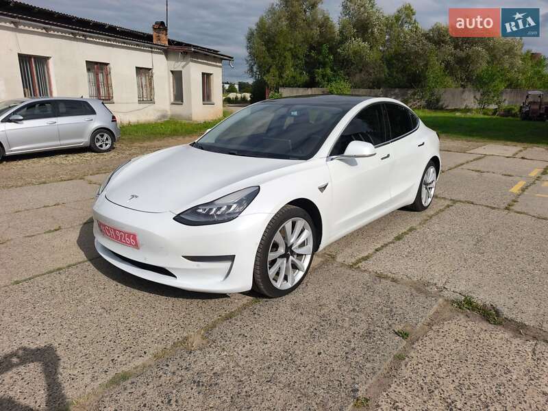 Tesla Model 3 2019