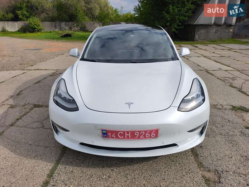 Седан Tesla Model 3 2019 в Стрые