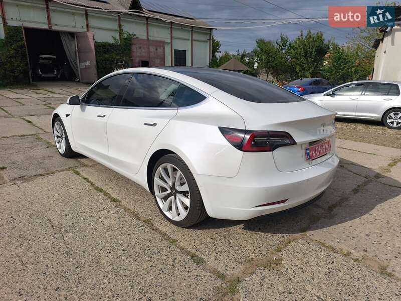 Седан Tesla Model 3 2019 в Стрые